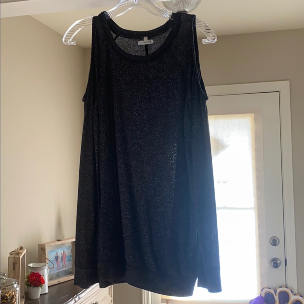 Long sleeve open shoulder shirt